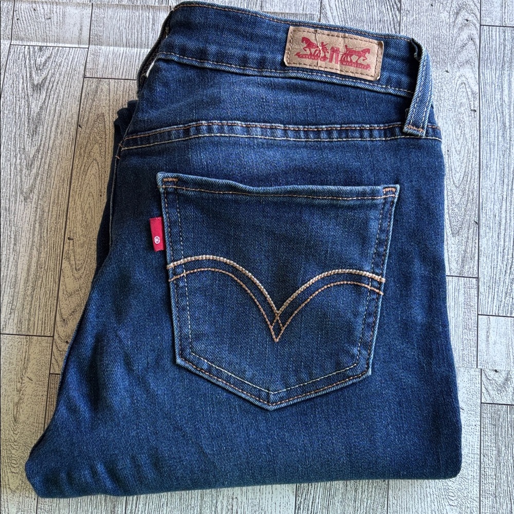Levi’s Jeans Dark Wash Mid Rise Skinny jeans size 28